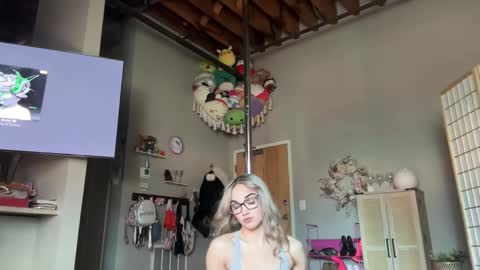 iris online show from February 2025 06:45:01 PM