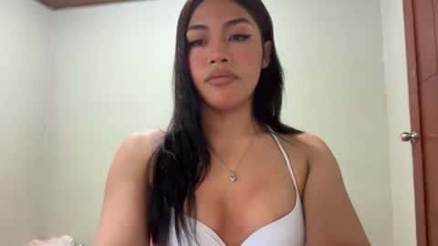 iriss_fox online show from November 2025 01:59:02 AM