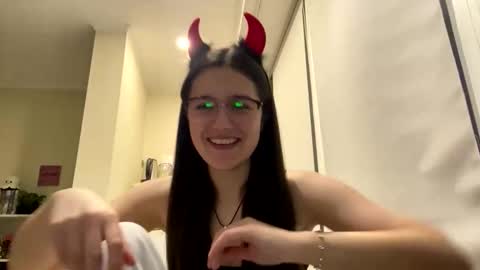 irisss31 online show from May 2026 06:24:01 PM