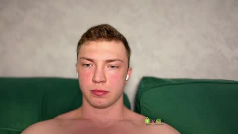 Snapshot of iron__chapman chatting on May 2026 11:35:01 PM Iron online show from May 2026 11:35:01 PM