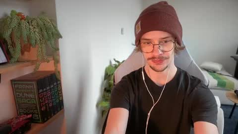 Sam online show from April 2026 10:18:02 AM