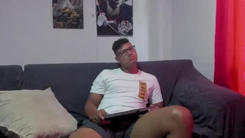 Snapshot of ironvelour chatting on January 2026 04:31:02 PM ironvelour online show from January 2026 04:31:02 PM