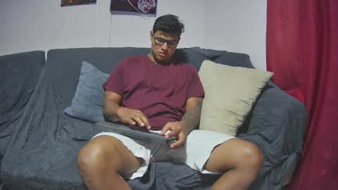 Snapshot of ironvelour chatting on February 2026 03:45:02 AM ironvelour online show from February 2026 03:45:02 AM