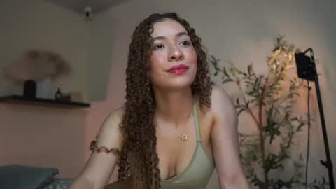 Snapshot of isa_____ chatting on July 2026 01:54:01 AM isa_____ online show from July 2026 01:54:01 AM
