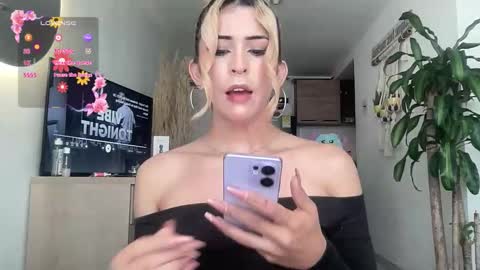 Snapshot of isa__fox_1 chatting on March 2026 01:11:02 PM Isabella online show from March 2026 01:11:02 PM