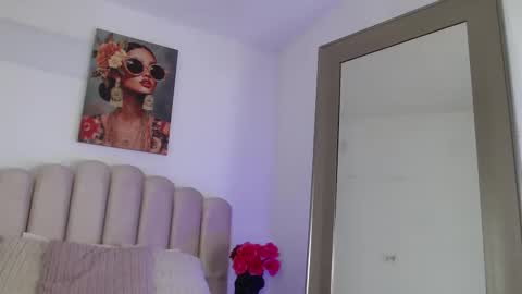 isa_bigass online show from December 2025 05:05:01 AM