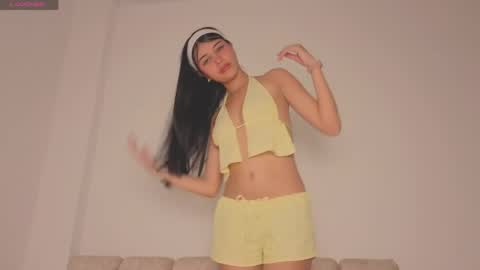 Snapshot of isa_dolly chatting on May 2026 09:00:01 PM Isa Dolly online show from May 2026 09:00:01 PM
