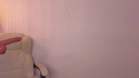 Snapshot of isa_dumont chatting on April 2026 02:51:02 AM ISA online show from April 2026 02:51:02 AM