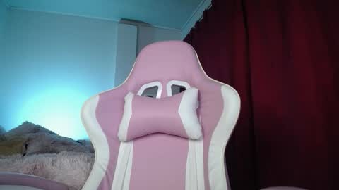 Isabella  online show from September 2025 10:37:02 AM