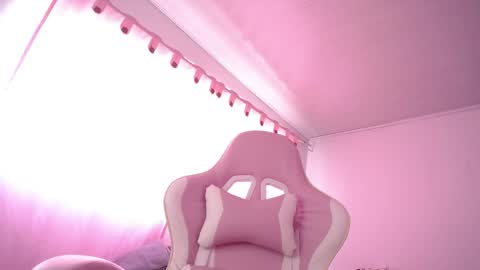 Isabella  online show from April 2026 01:49:01 PM