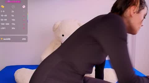 Isabella Laurentt  online show from February 2025 08:57:01 PM