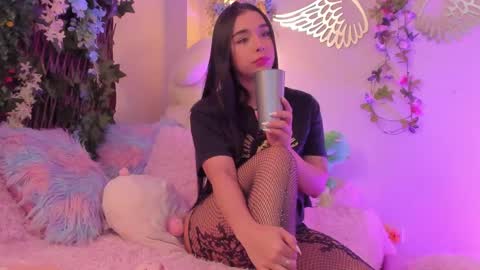 Isabella        online show from September 2025 08:14:01 PM