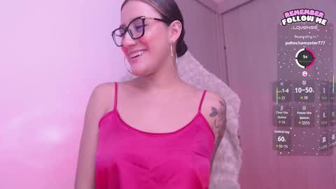 Snapshot of isa_official_ chatting on November 2025 08:33:02 PM I S A B E LL A3 online show from November 2025 08:33:02 PM