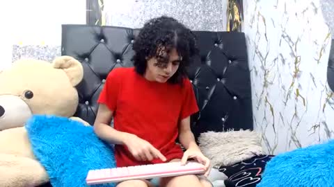 Snapshot of isa_x18 chatting on June 2026 11:21:02 AM isa_x18 online show from June 2026 11:21:02 AM