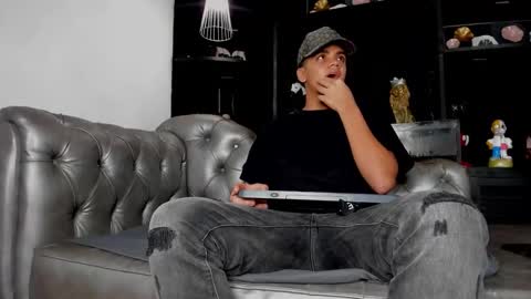 Isaac  online show from January 2026 04:15:01 AM