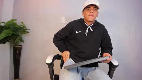 Isaac  online show from January 2026 11:45:02 AM