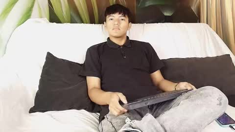 isaac_grimm online show from January 2026 03:32:01 AM