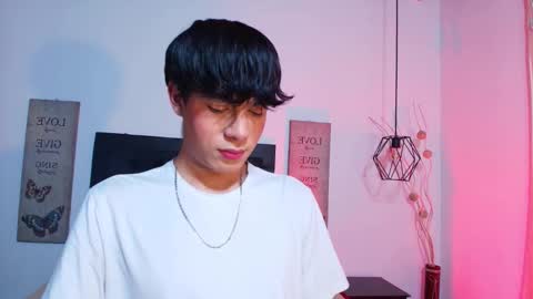 Isaac Kurtt online show from November 2025 07:56:01 PM