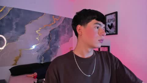 Isaac Kurtt online show from December 2025 07:31:01 PM