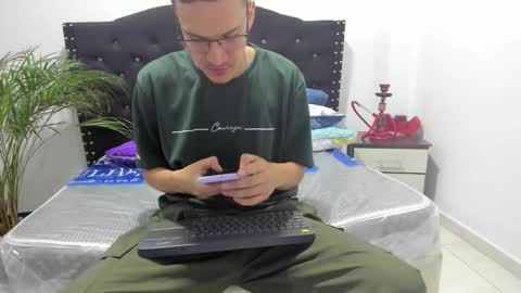 Snapshot of isaac_winter_ chatting on May 2026 09:14:01 AM Isaac online show from May 2026 09:14:01 AM