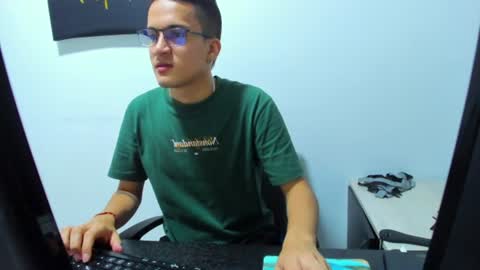 Snapshot of isaac_winter_ chatting on June 2026 04:15:02 AM Isaac online show from June 2026 04:15:02 AM