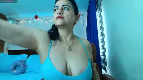 Snapshot of isabeel_sofia01 chatting on May 2026 12:43:02 PM Isabeel Sofia online show from May 2026 12:43:02 PM