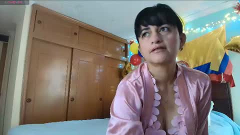 Snapshot of isabeel_sofia01 chatting on June 2026 12:33:02 PM Isabeel Sofia online show from June 2026 12:33:02 PM