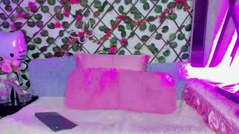 Snapshot of isabel_jamess chatting on May 2026 09:44:02 PM Isa online show from May 2026 09:44:02 PM