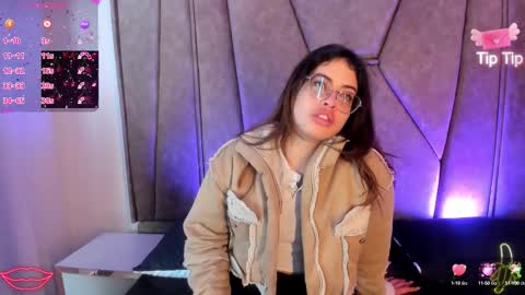 isabela Collins online show from October 2025 12:34:02 PM