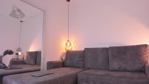 Isabela online show from November 2025 12:08:02 PM