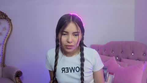 Snapshot of isabela_tay chatting on May 2026 12:01:01 PM ISABELA online show from May 2026 12:01:01 PM