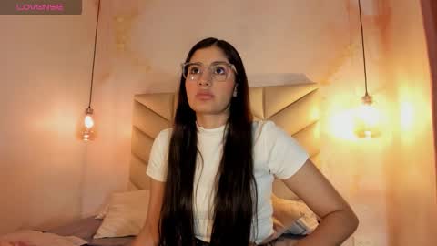 Snapshot of isabelastefano chatting on September 2025 03:05:01 AM isabelastefano online show from September 2025 03:05:01 AM