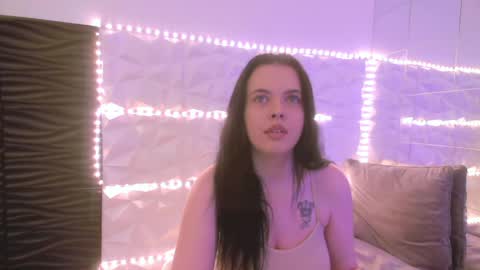 Snapshot of isabell3_ chatting on May 2026 04:20:01 AM Isabelle online show from May 2026 04:20:01 AM