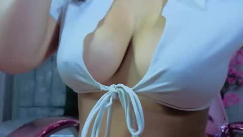 Snapshot of isabella1_s chatting on February 2026 01:10:01 PM Isa online show from February 2026 01:10:01 PM