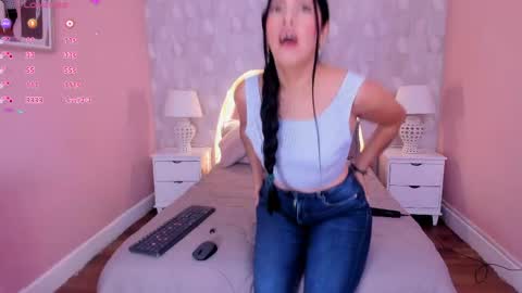 Snapshot of isabella__milf chatting on April 2026 07:09:02 PM isabella__milf online show from April 2026 07:09:02 PM