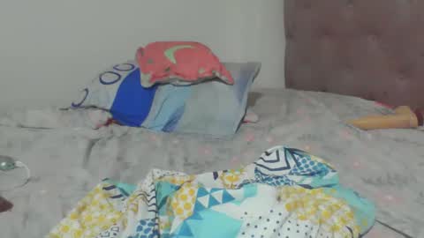 isabella online show from February 2025 03:00:02 AM