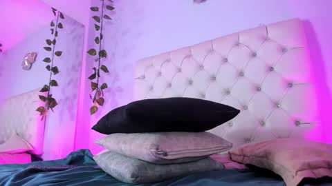   online show from November 2025 10:10:02 PM