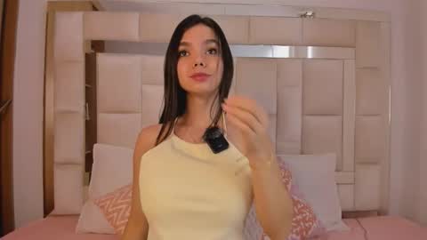 Snapshot of isabella_gomez11 chatting on December 2025 06:17:01 PM isabella_gomez11 online show from December 2025 06:17:01 PM
