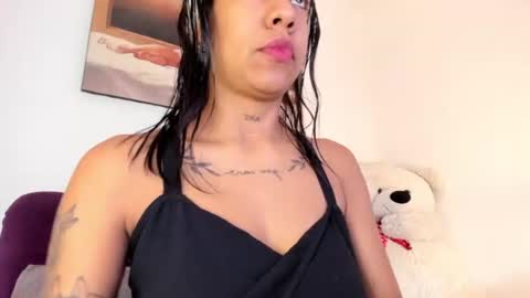 Snapshot of isabella_lopez_ chatting on June 2026 01:57:01 PM Isabel Lopez online show from June 2026 01:57:01 PM