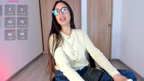 Snapshot of isabella_ospina chatting on May 2026 04:04:02 PM isabella_ospina online show from May 2026 04:04:02 PM