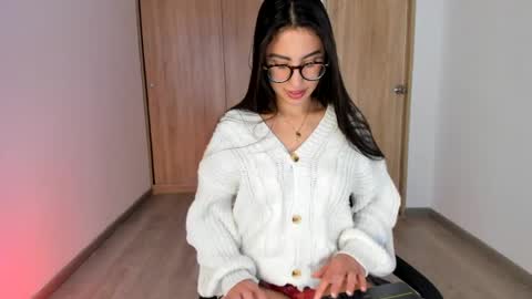 Snapshot of isabella_ospina chatting on May 2026 08:17:01 PM isabella_ospina online show from May 2026 08:17:01 PM