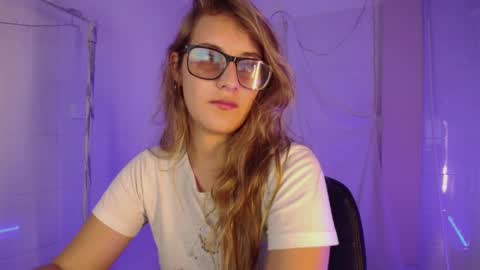 Isabella Rros online show from December 2025 12:08:01 AM