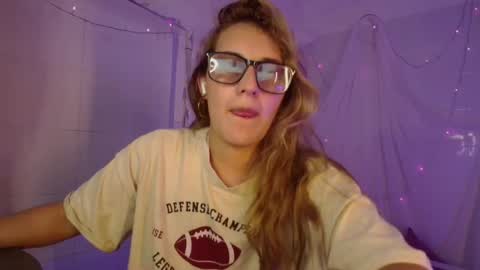 Snapshot of isabella_rross chatting on February 2026 11:43:02 PM Isabella Rros online show from February 2026 11:43:02 PM