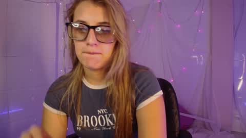 Snapshot of isabella_rross chatting on February 2026 01:23:02 AM Isabella Rros online show from February 2026 01:23:02 AM