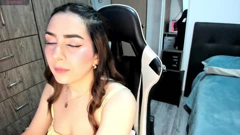 Isabella Sea online show from December 2024 01:18:01 AM