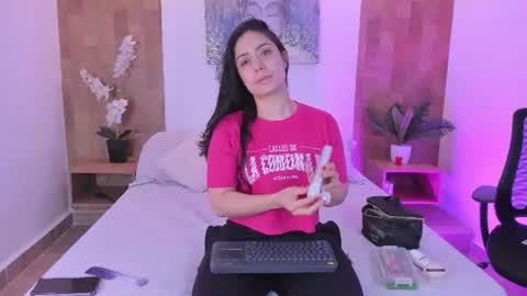 Snapshot of isabella_winkler chatting on June 2026 11:03:01 AM isabella_winkler online show from June 2026 11:03:01 AM
