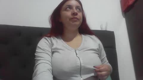 isabellaa_hills_ online show from October 2025 03:21:02 PM