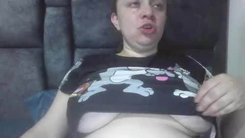 Snapshot of isabellaa_hills_ chatting on May 2026 04:23:02 PM isabellaa_hills_ online show from May 2026 04:23:02 PM
