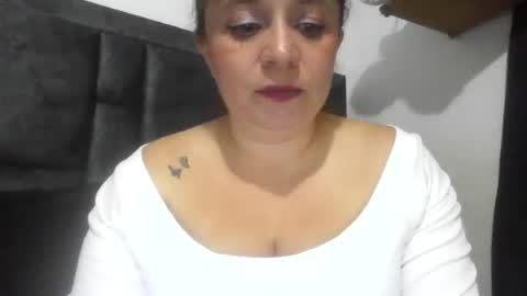 Snapshot of isabellaa_hills_ chatting on June 2026 11:27:02 PM isabellaa_hills_ online show from June 2026 11:27:02 PM