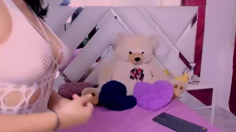 Snapshot of isabellaacruz chatting on February 2025 10:34:01 PM ISABELLA online show from February 2025 10:34:01 PM